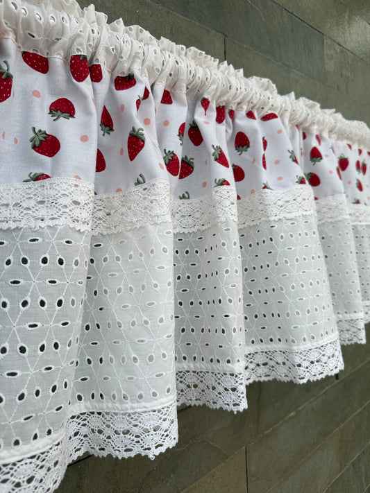 Kitchen Valance- Strawberry Jolie