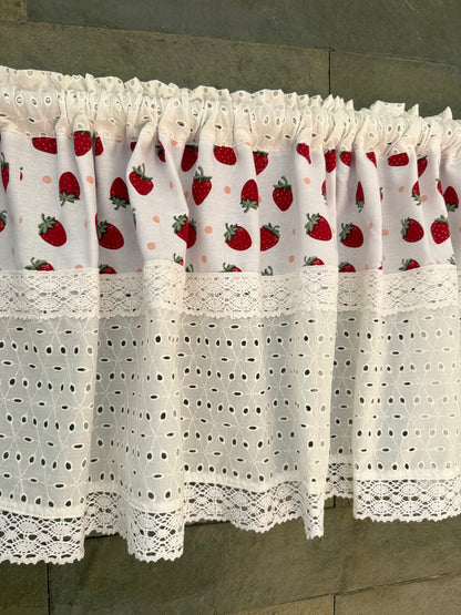 Kitchen Valance- Strawberry Jolie