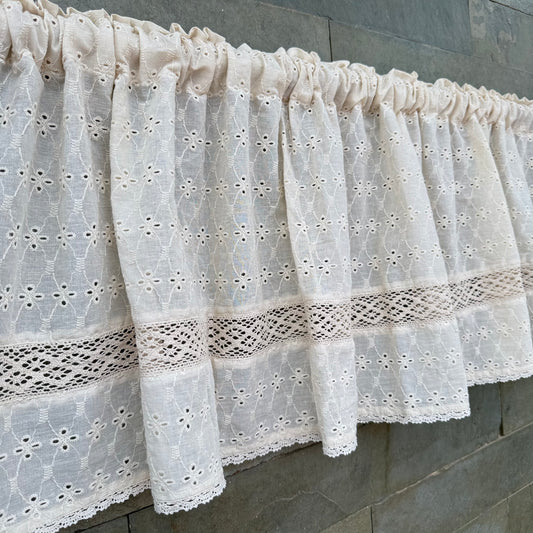 Kitchen Valance - Cream delight