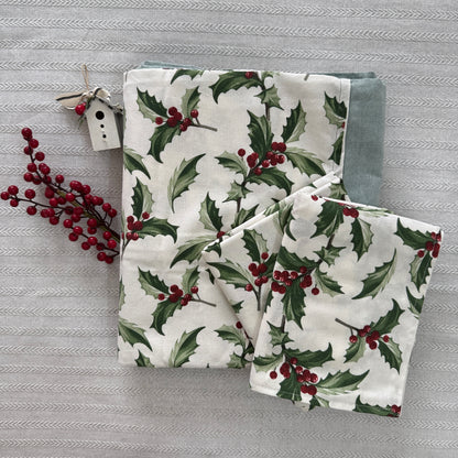 Christmas Bedsheet - Holly Bunches (King)