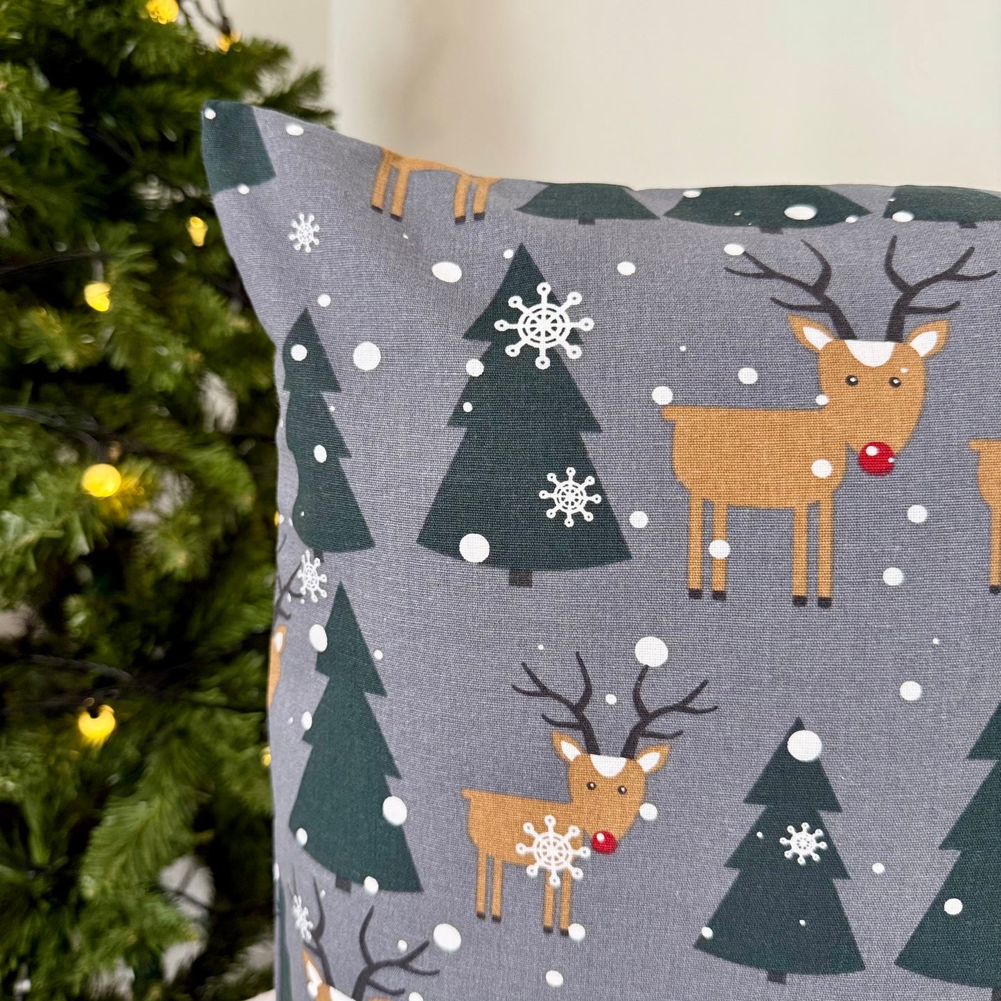 Christmas Cushion Cover - Reindeer on Frosty Night ( Lumbar)