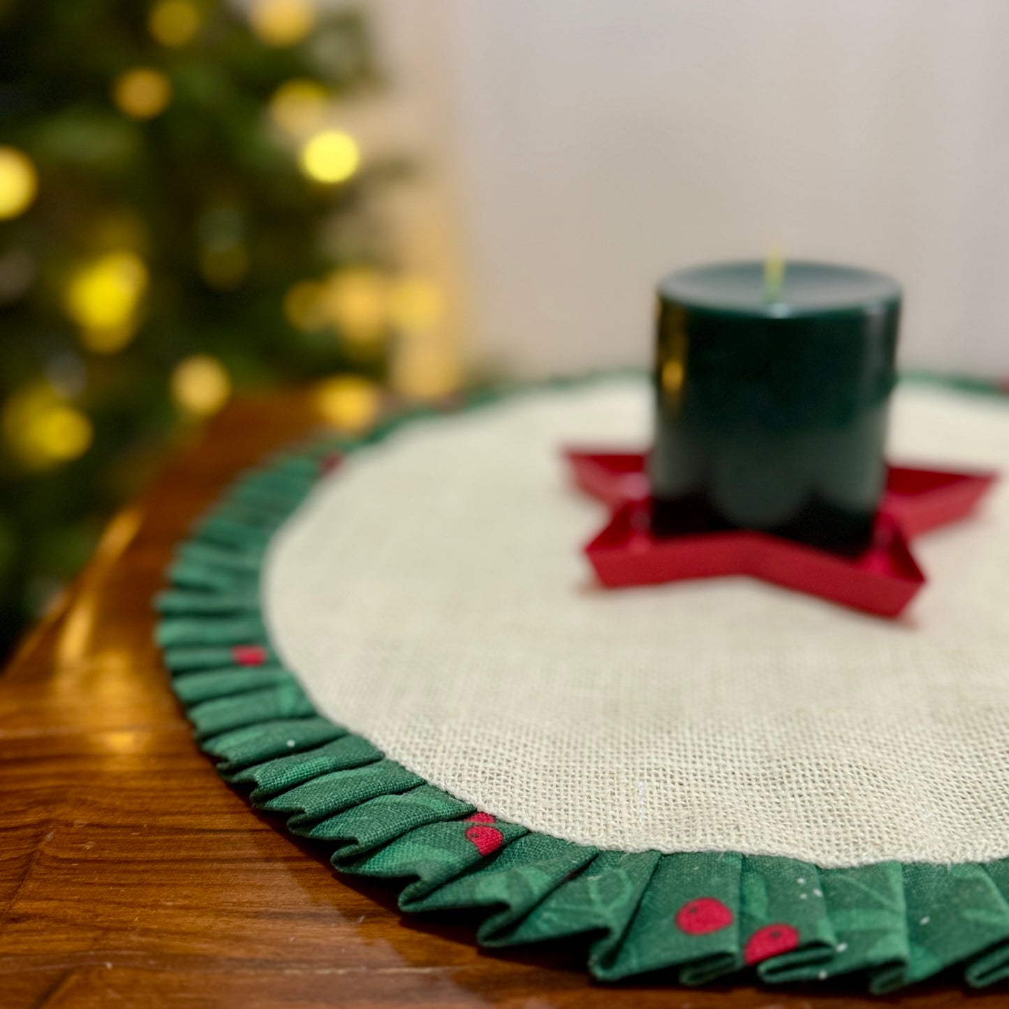 Christmas Placemat -  Berries in Green