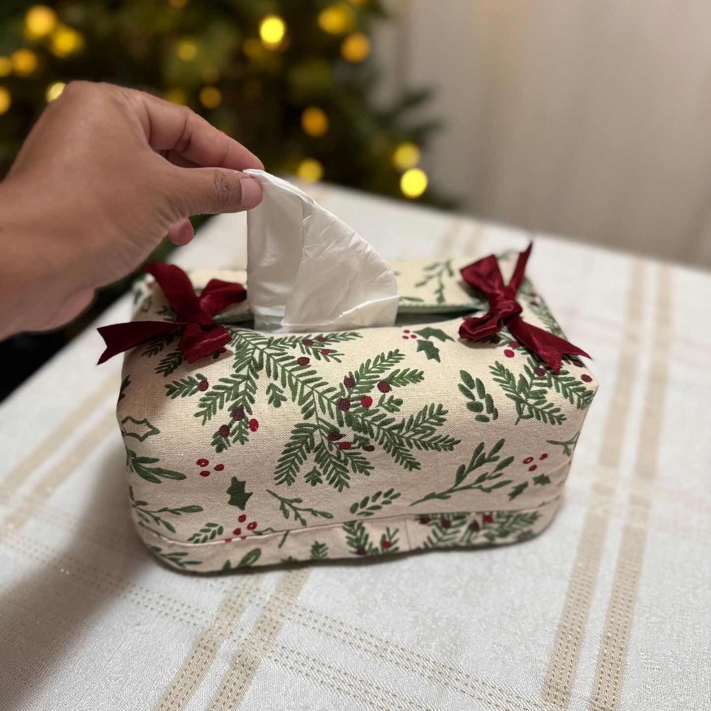 Tissue Box Cover - Holly & Bows