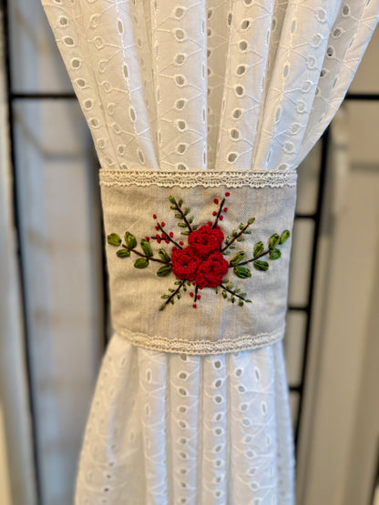 Curtain Tieback - Crocheted Holly