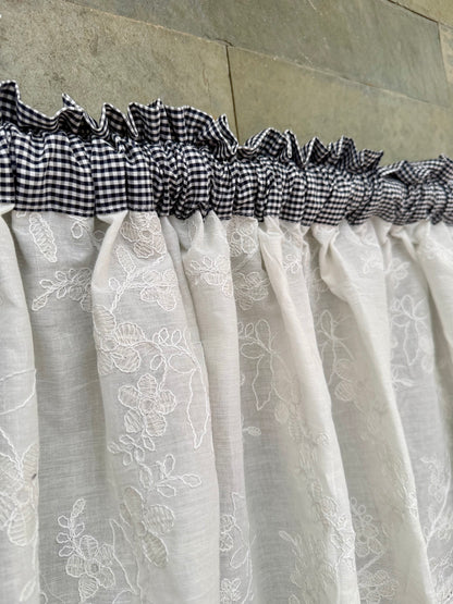 Kitchen Valance- Emma ( B&W)