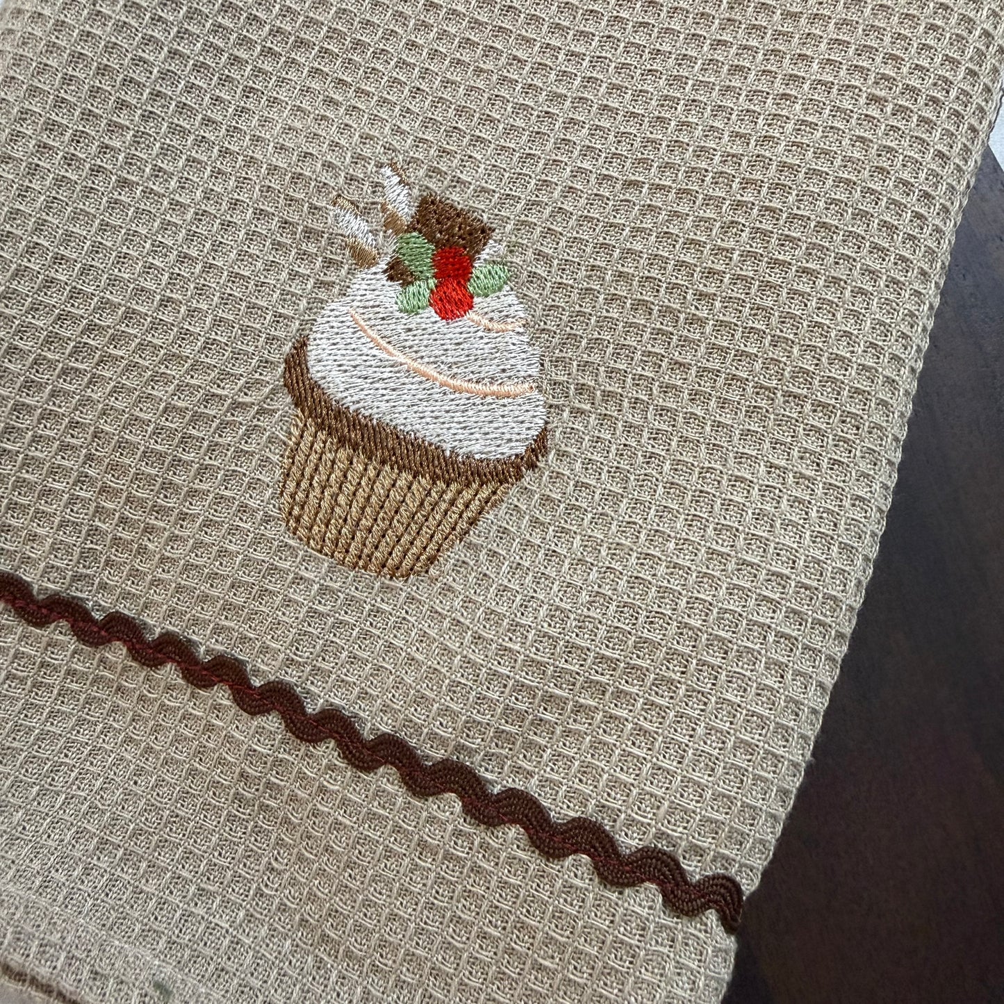 Kitchen Towel - Frosted Cupcake