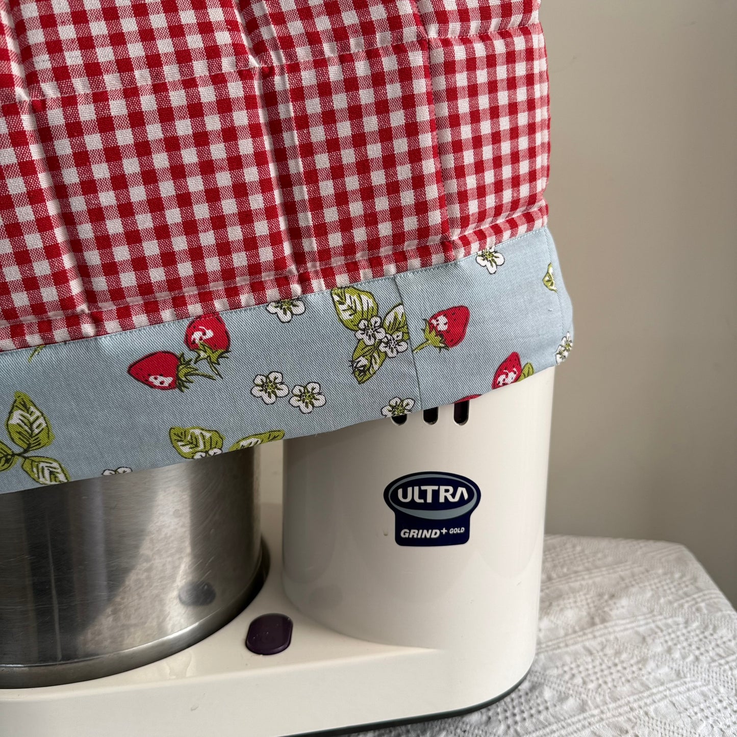 Wet Grinder Cover - Strawberries and Gingham