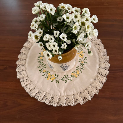 Centre Table Mat - Yellow garland
