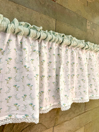 Kitchen Valance - Floral elegance