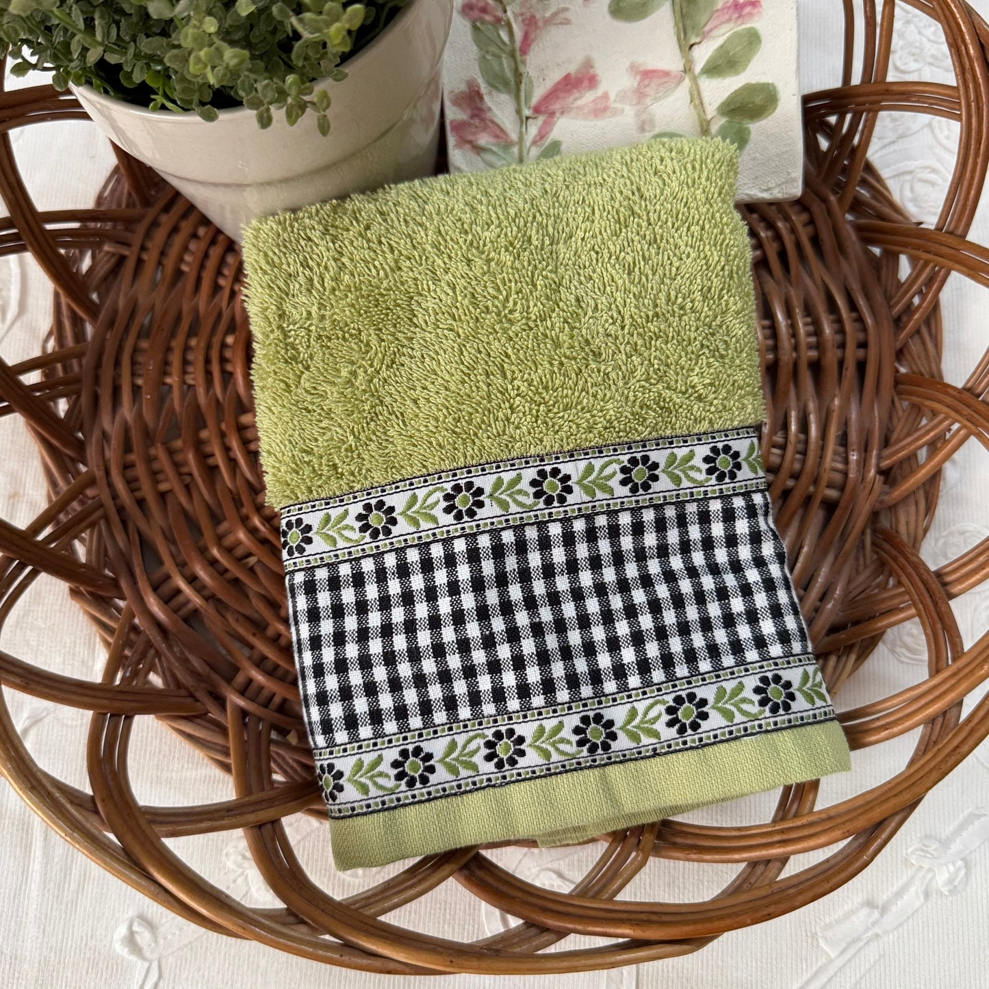 Hand Towel - Lemony Greens