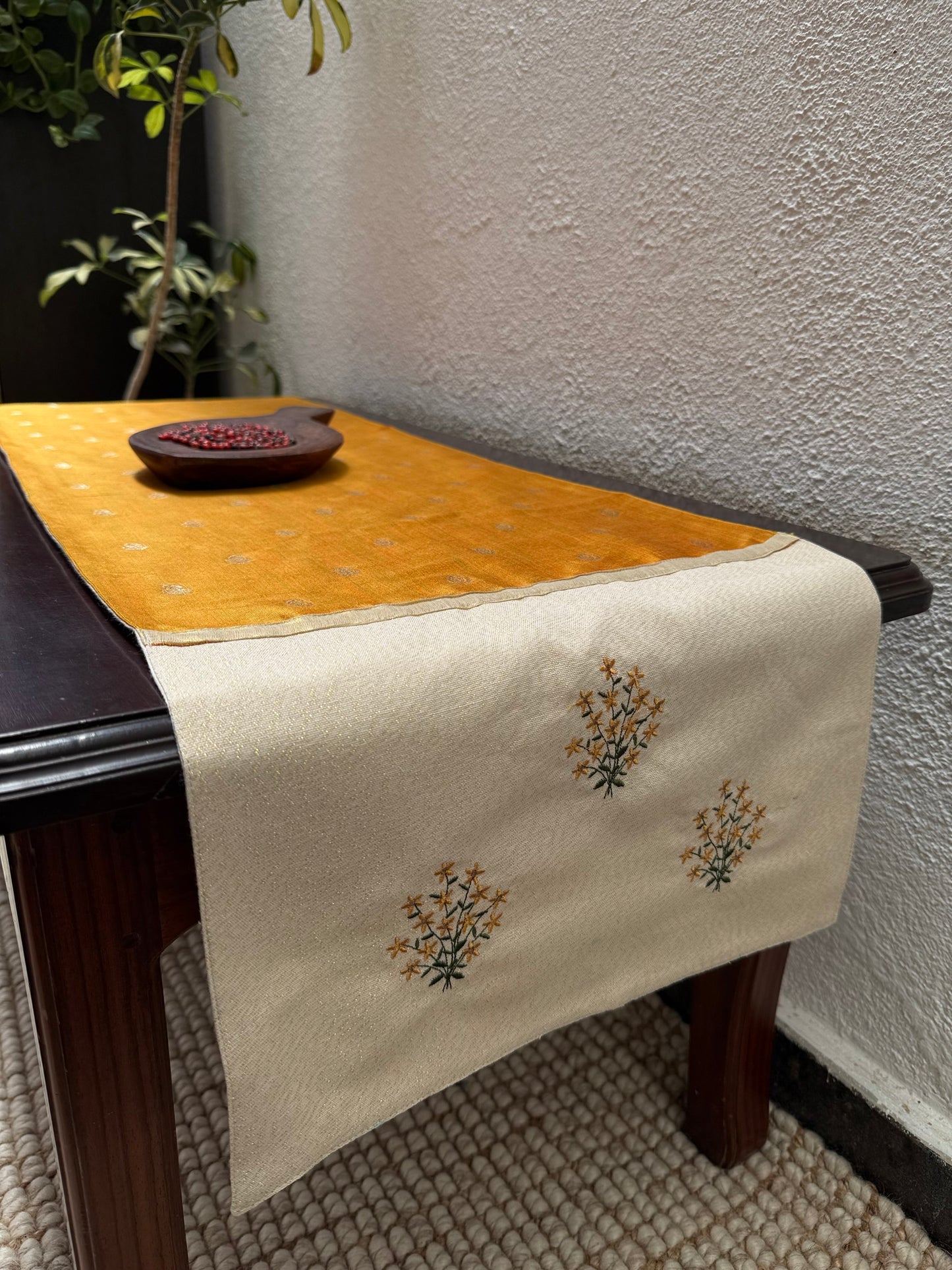Runner - Jamanthi Pookal (Embroidered)