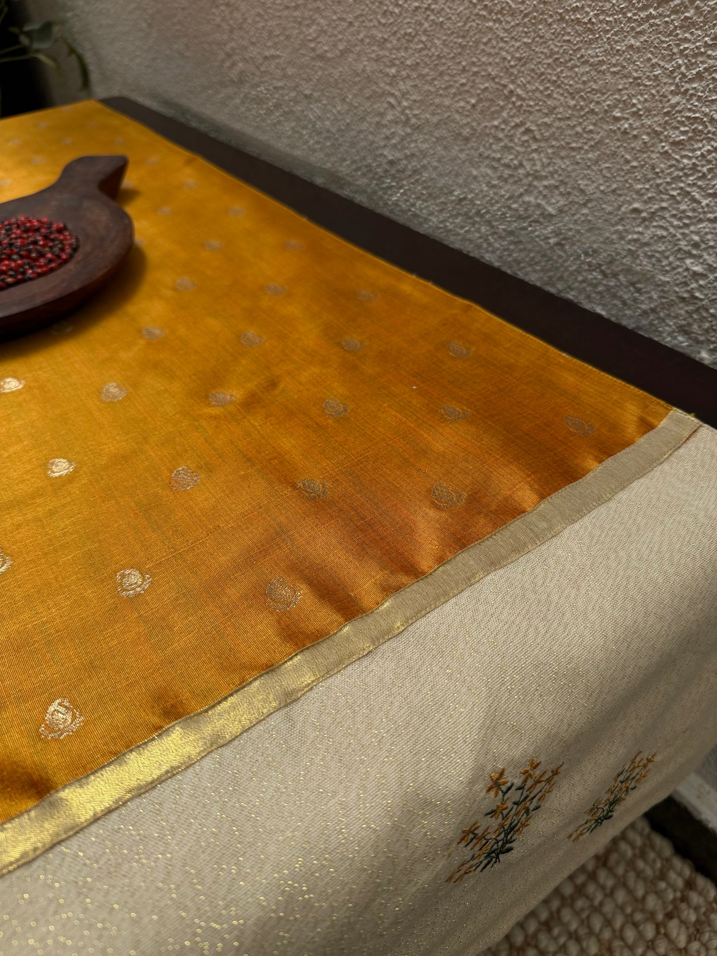 Runner - Jamanthi Pookal (Embroidered)