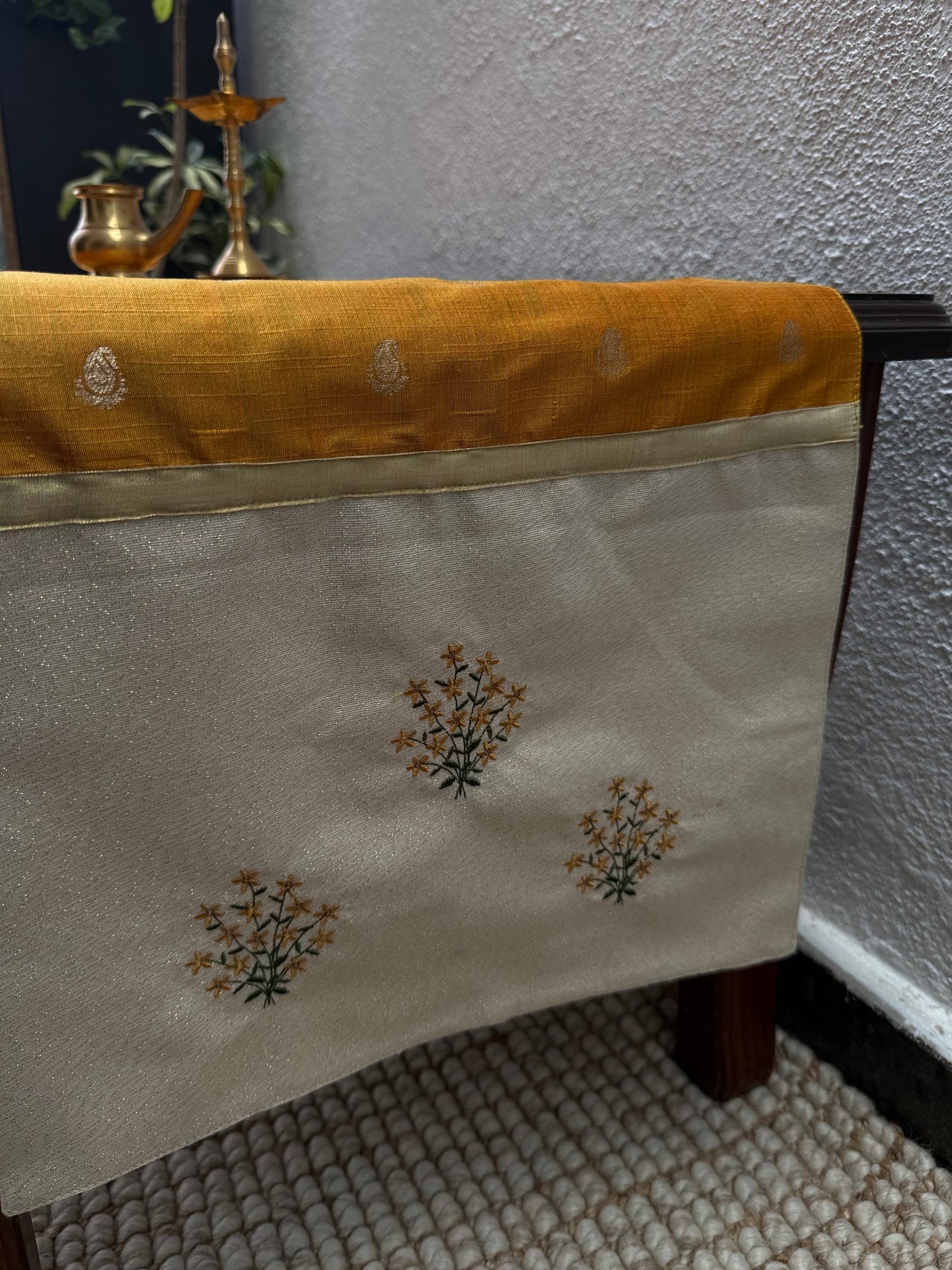 Runner - Jamanthi Pookal (Embroidered)