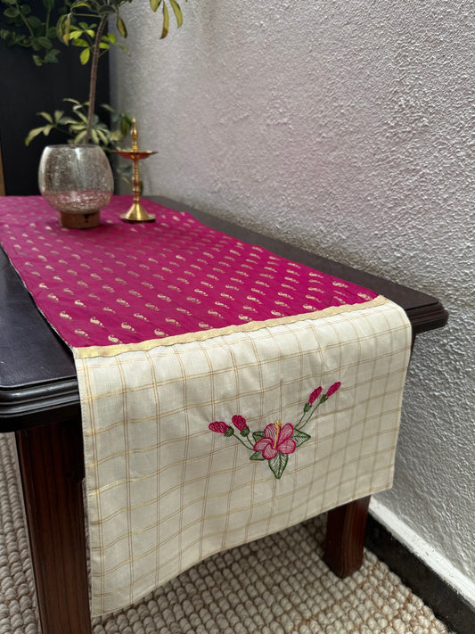 Runner -  Chemparathi On Rani Pink