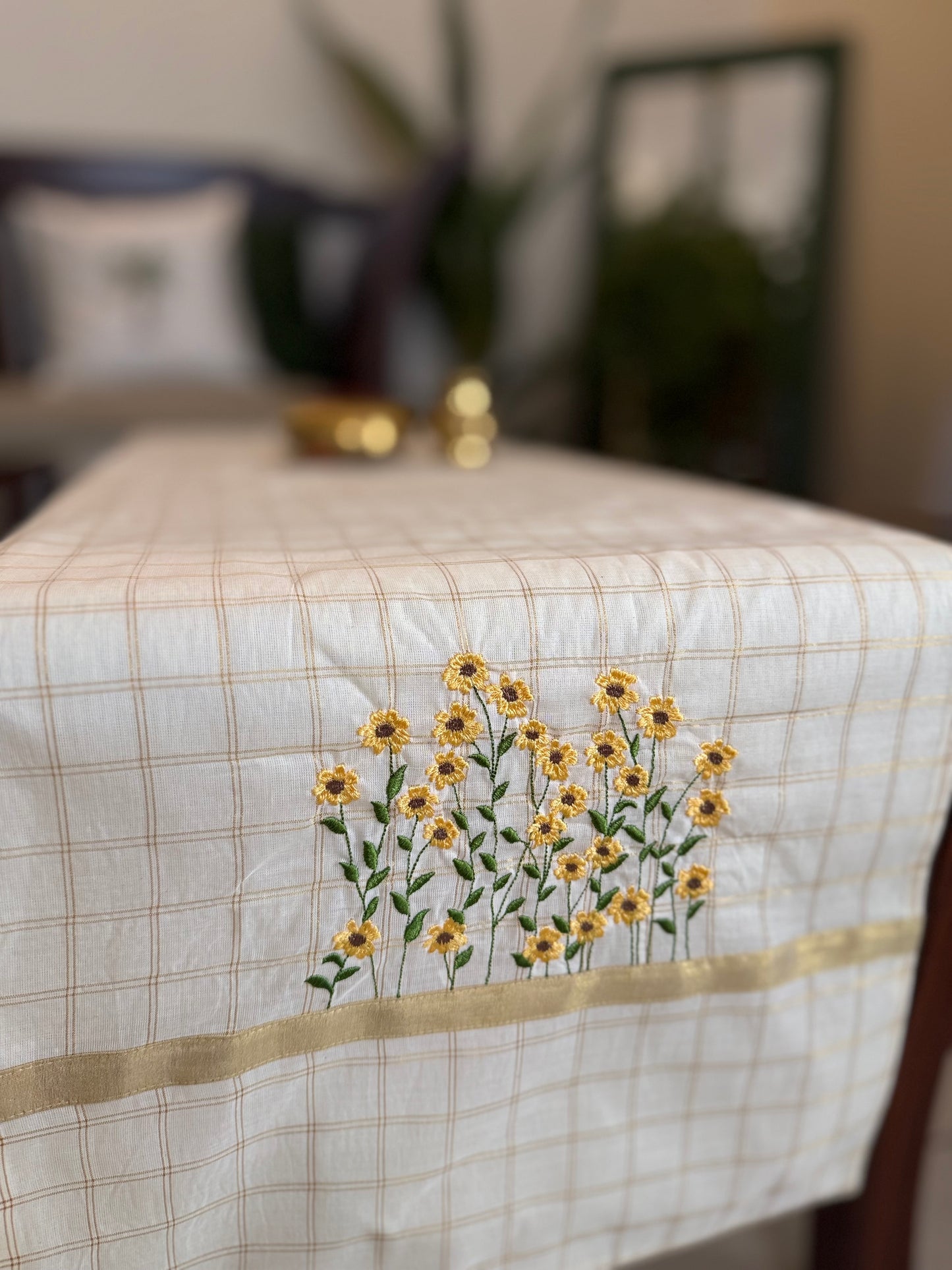 Table Runner - Manja Mukutee