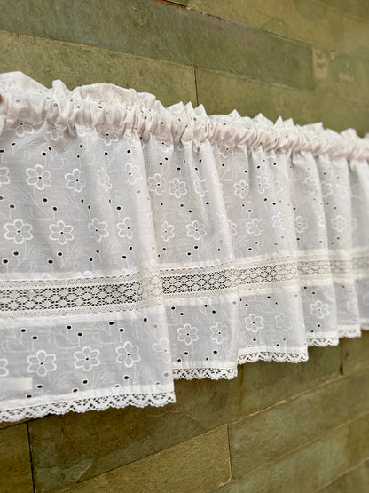 Kitchen Valance - Snow