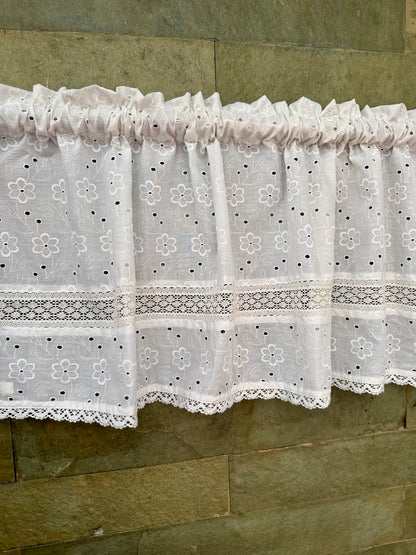 Kitchen Valance - Snow