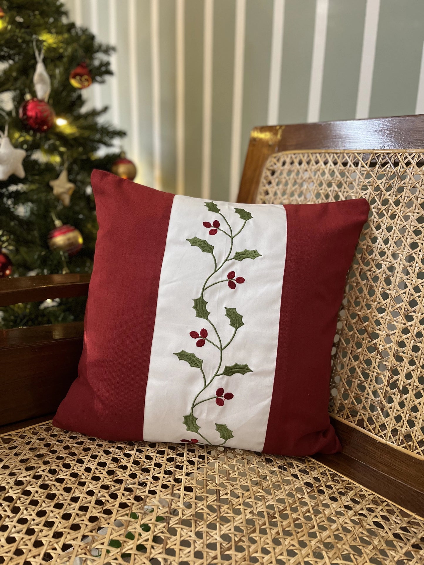 Cushion Cover- Holly Vines