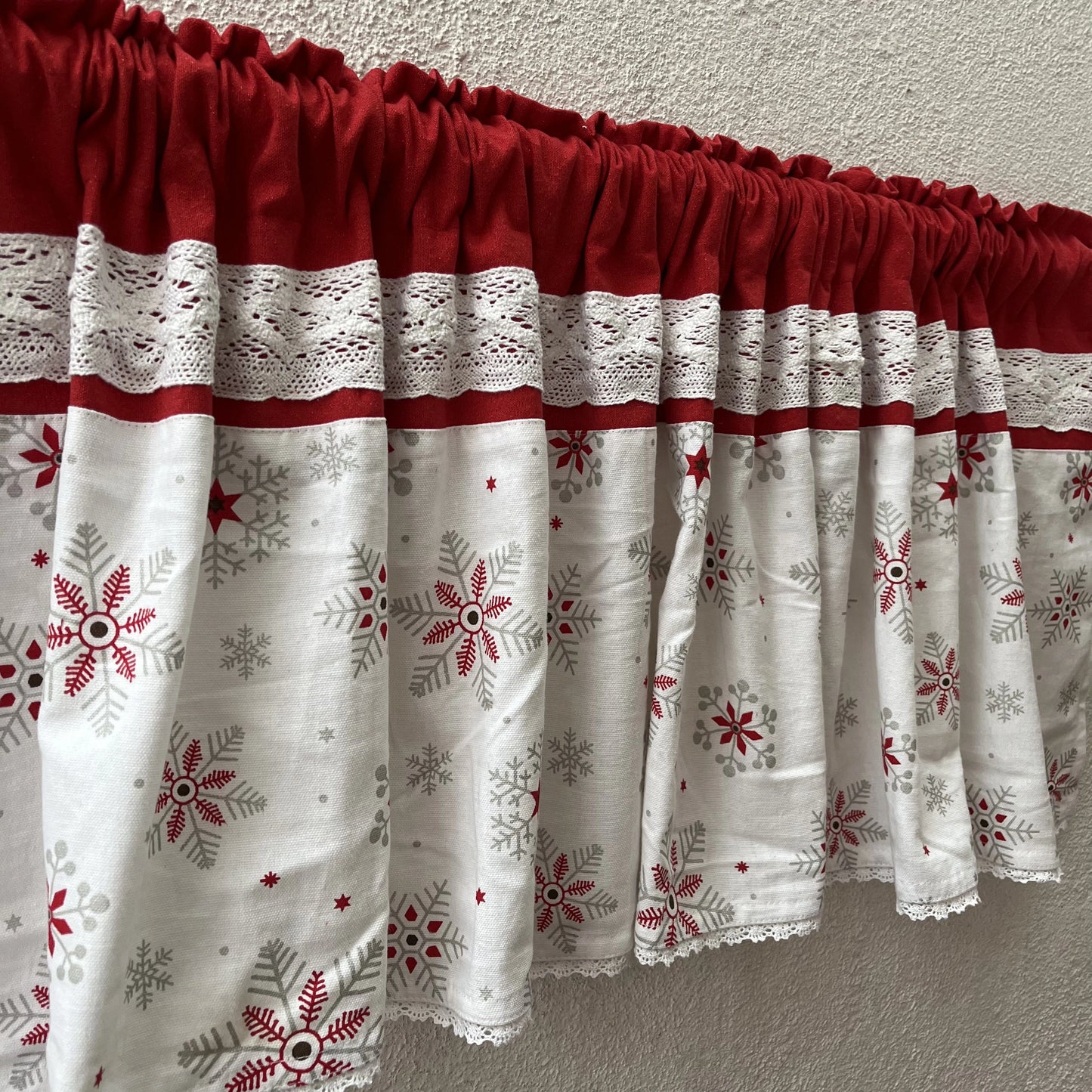 Christmas Kitchen Valance - Snowflakes