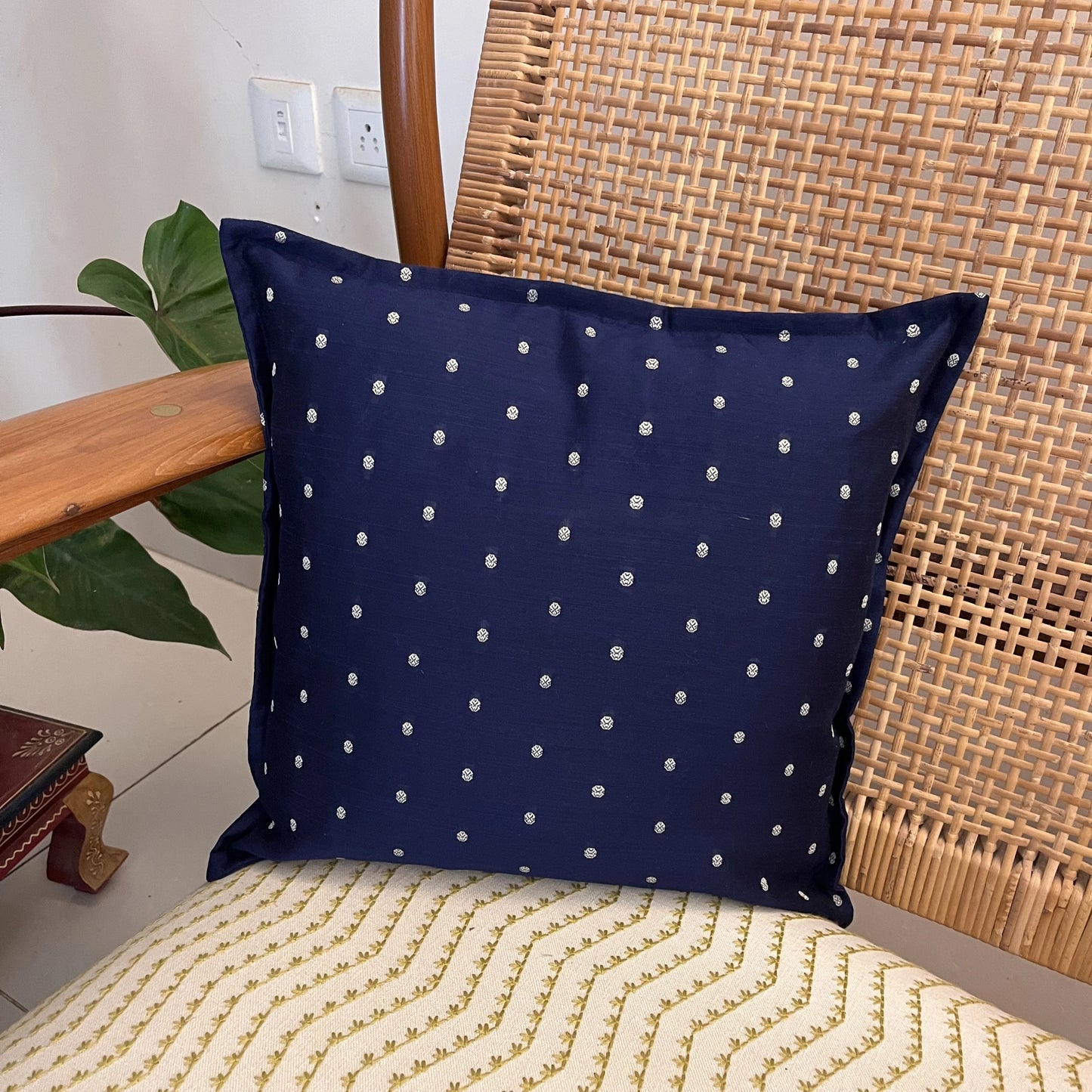 Cushion Cover - Neela Thamara