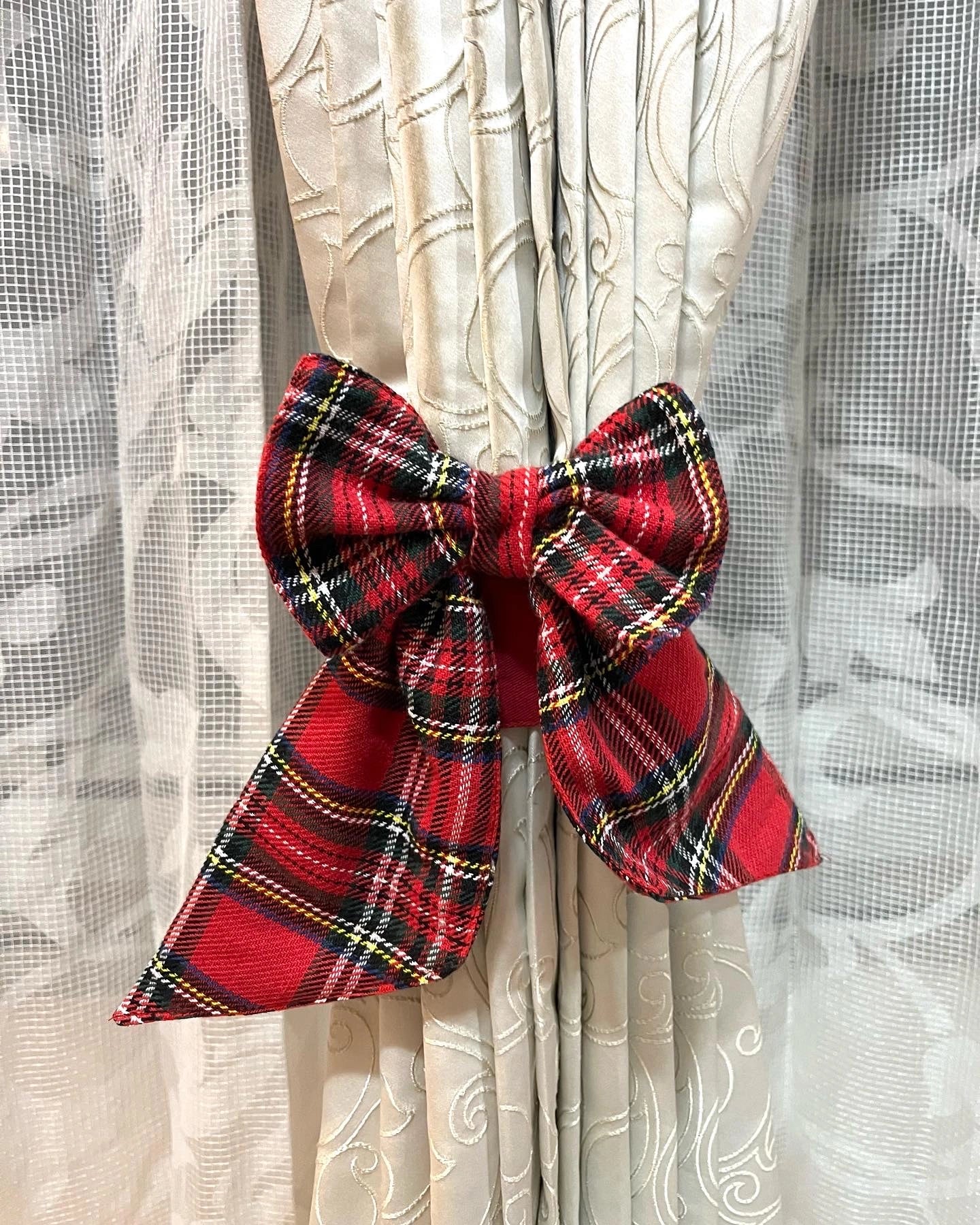 Curtain Tieback- Plaid Bow